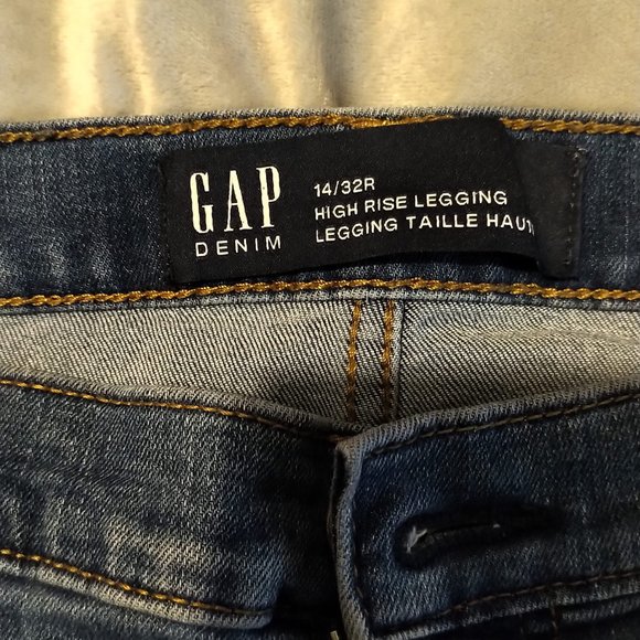 Gap Jeans - Picture 2 of 2